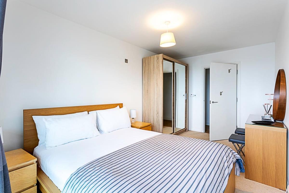 Trendy Queen'S Park Apartment With Views Across London Exterior photo
