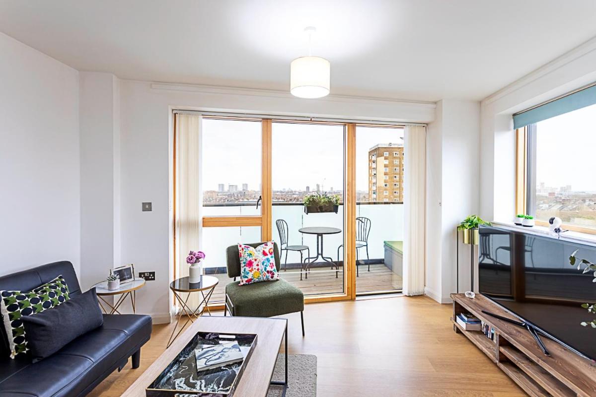 Trendy Queen'S Park Apartment With Views Across London Exterior photo